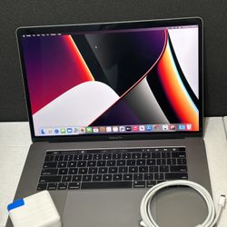 Macbook  Pro 15 2018 i7/ 16gb ram 512 gb