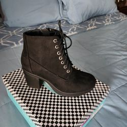 Combat Boots 