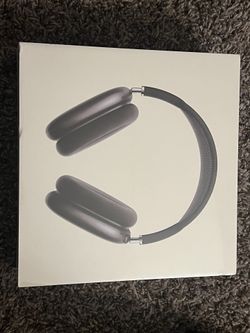 AirPods Maxes In Space Grey