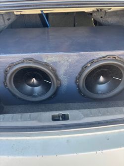 2 d2 12 inch subs and rockford 1200 watt amp