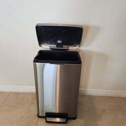 Stainless Steel Step-On Slow Close Lid Trash Can 13 Gallon