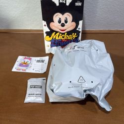 POP MART Mickey Family Cute Together Keychain-DAISY