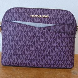 Micheal Kors Jet Set Travel Purple