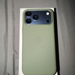 iPhone 17 Pro Max Att Cricket Firm