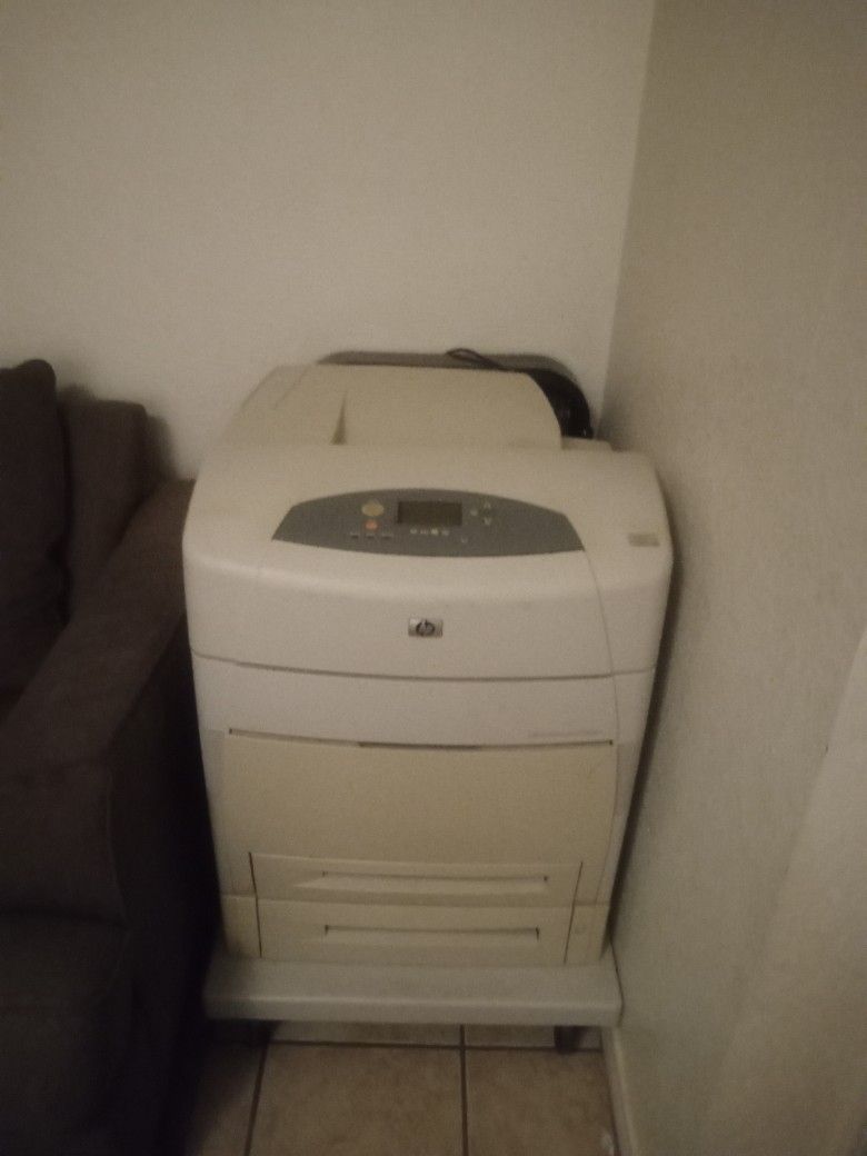 HP 5550 Dtn ..Color Laserjet HP Heavyduty Office Printer