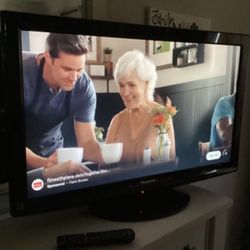 Panasonic VIERA 37” TV with Remote