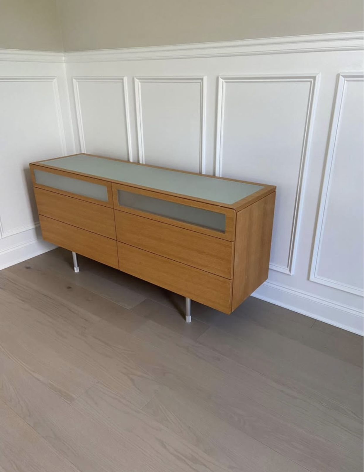 Decorative table/ office table with 6 drawers  Great condition