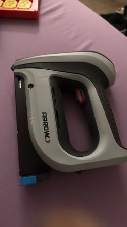 Electric staple gun