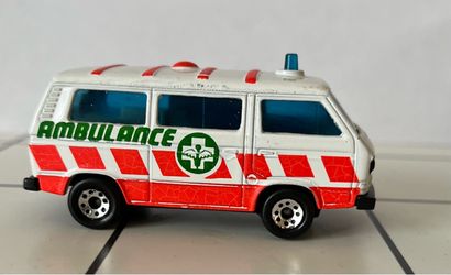 Vintage Volkswagen ambulance die cast