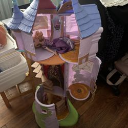 Rapunzel Disney  Castle With Rapunzel Barbie 