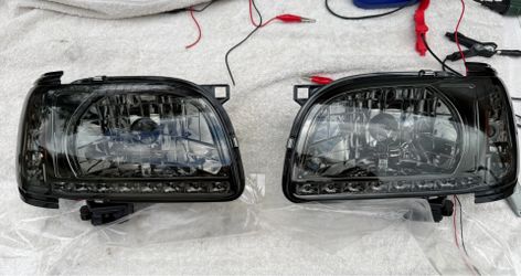 01-04 Toyota Tacoma Smoke 1 piece Style LED Strip Headlights Corner Lights