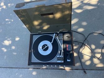 Vintage 1970s RCA SS-3000 Turntable Record Player