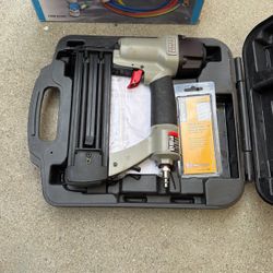 Brand-Nailer PoterCable 