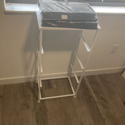 Stand with 4 Drawers 