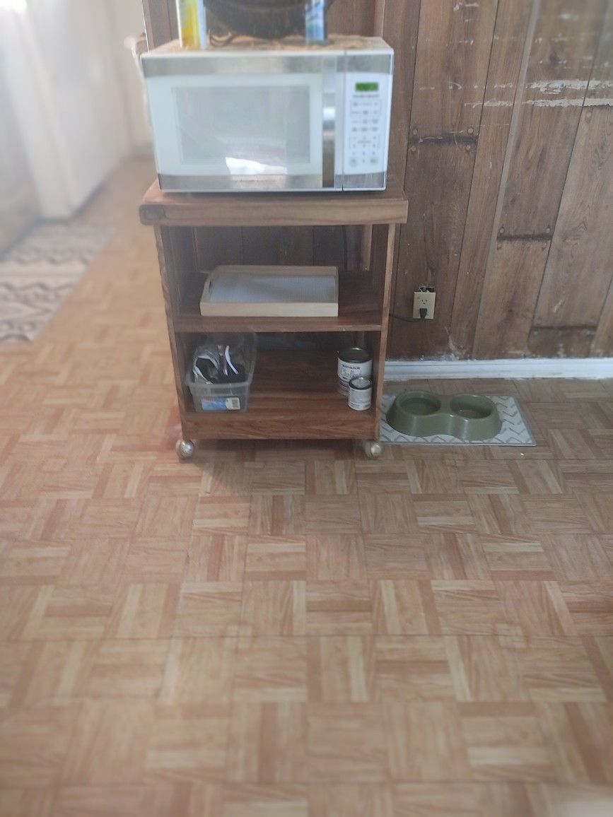 Rolling Microwave stand