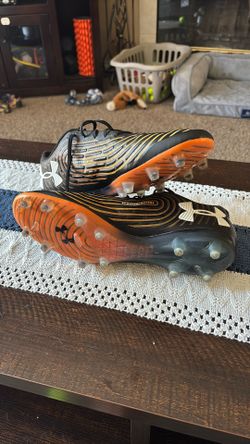 Under Armor Magnetico Soccer Cleats Mens Size 11.5
