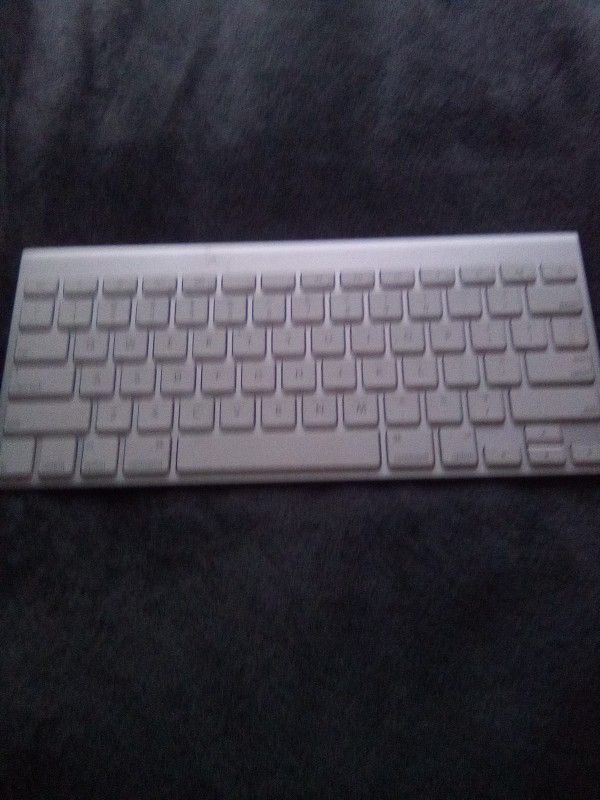 Apple Keyboard
