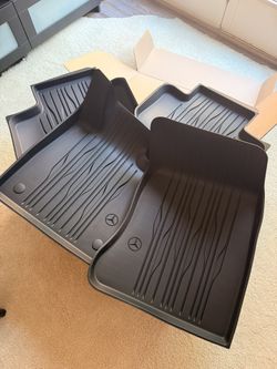 Brand New OEM Mercedes 2023+ GLC Floormats