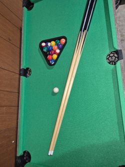 Mini Pool Table – 2 Cues, Balls & Rack