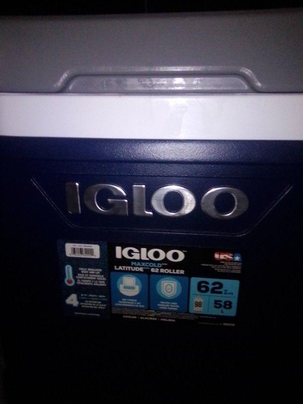Igloo 62 qt Cooler Used Once. Low Price . A Summertime Need.