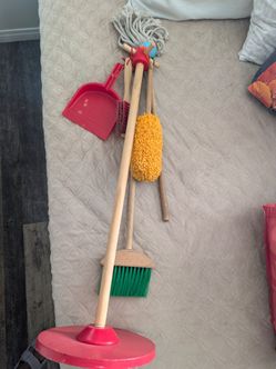 Melissa and Doug broom set