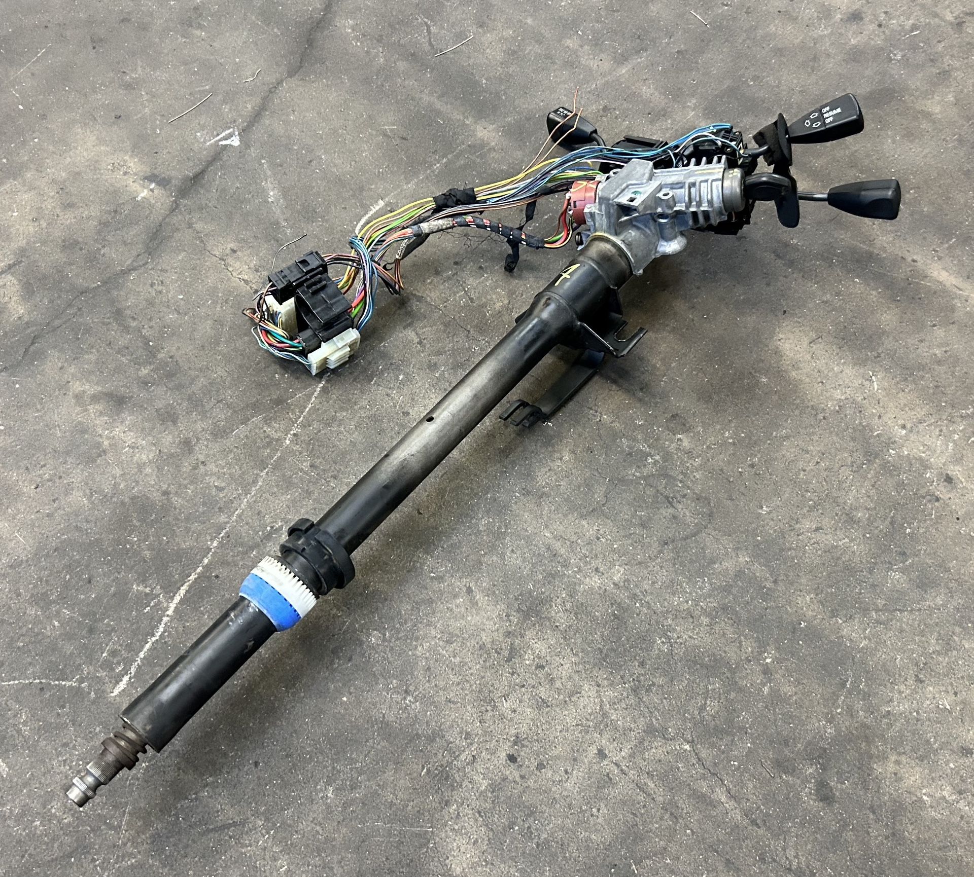 BMW E36 328i 325i 323i STEERING COLUMN SHAFT