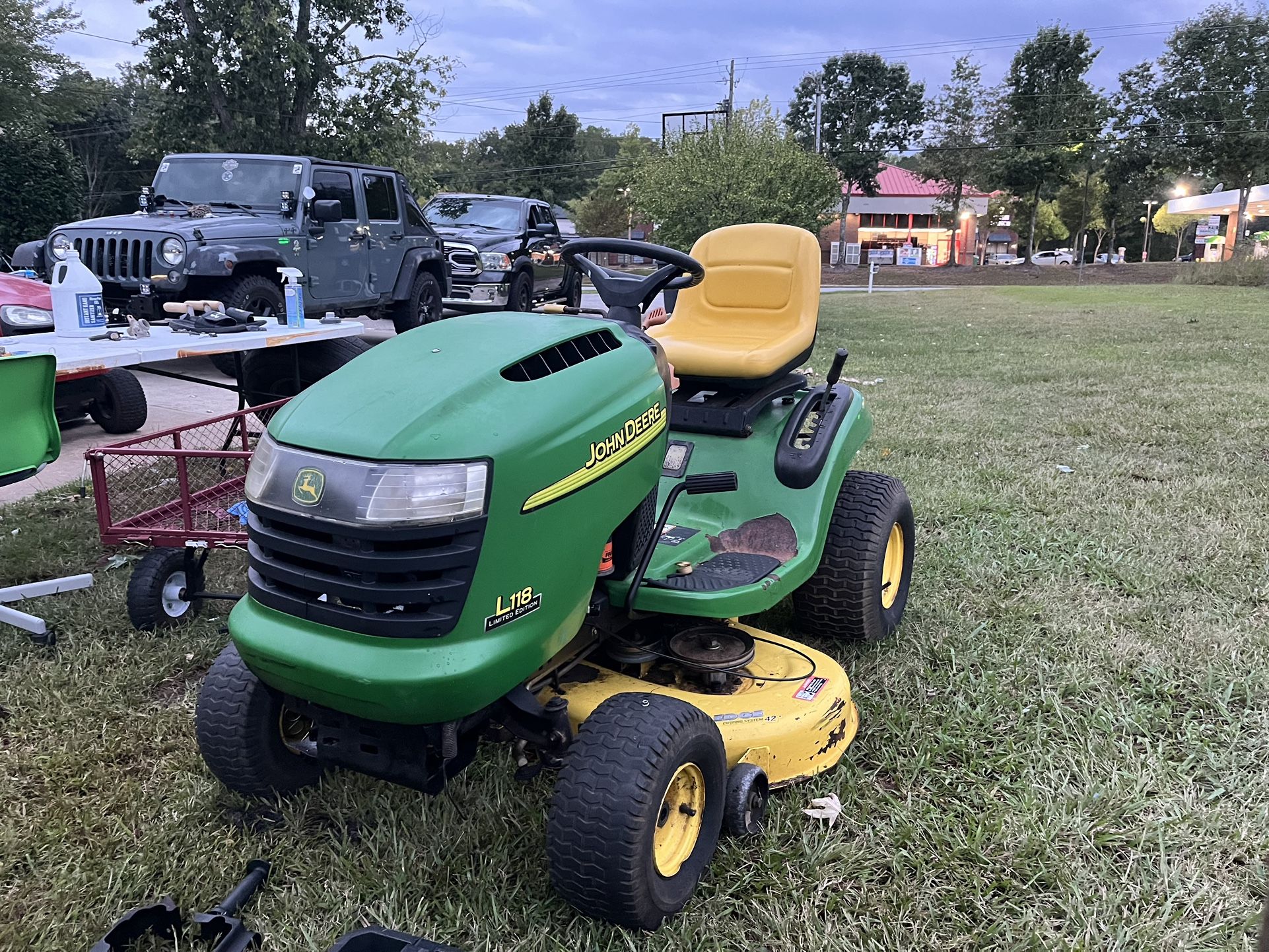 John Deere L110