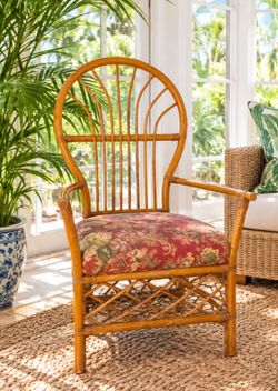 Vintage rattan boho peacock baloon style patio accent chair