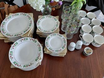 Christmas Dish Set