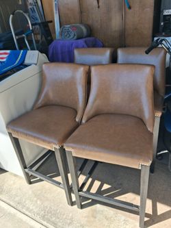 4 barstools! Must GO!
