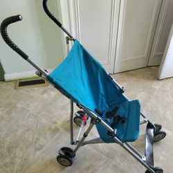Folding umbrella stroller. Free!