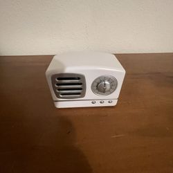 Little Retro Radio Speaker (Bluetooth Speaker)