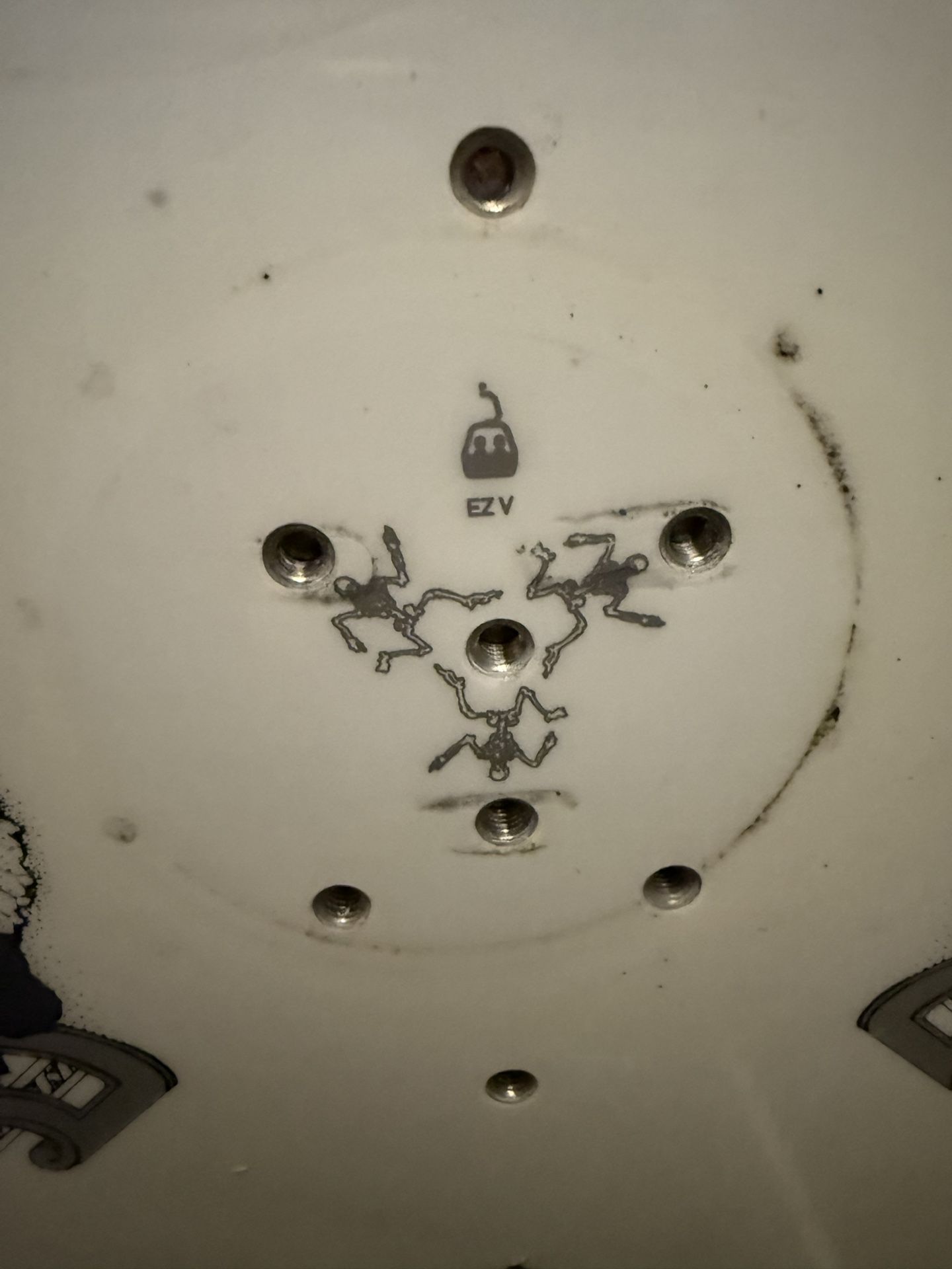 Burton 156cm Snowboard w/ Bindings & Bag – White Collection