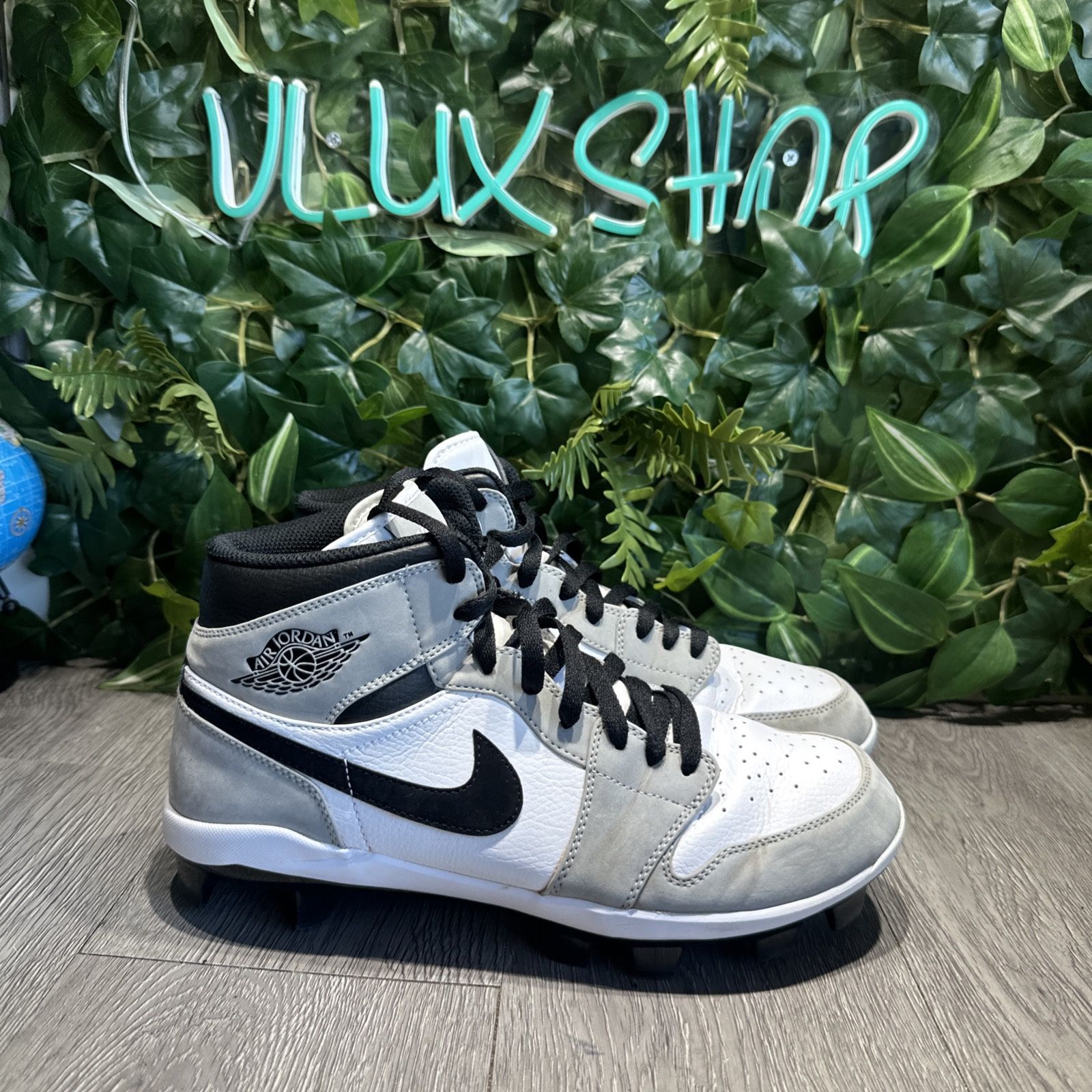 Air Jordan 1 Retro MCS Black White Baseball Cleats “Panda” Mens Unreleased Jordan 11 Retro MCS Cleat DMP Gratitude Men main image 3