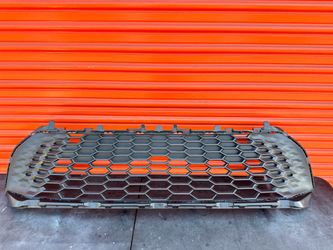 2025 -2026 TOYOTA CAMRY LE, XLE FRONT LOWER GRILLE/GRILL OEM