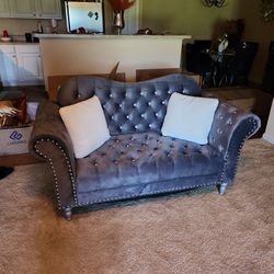 House Of Hampton,  Gray