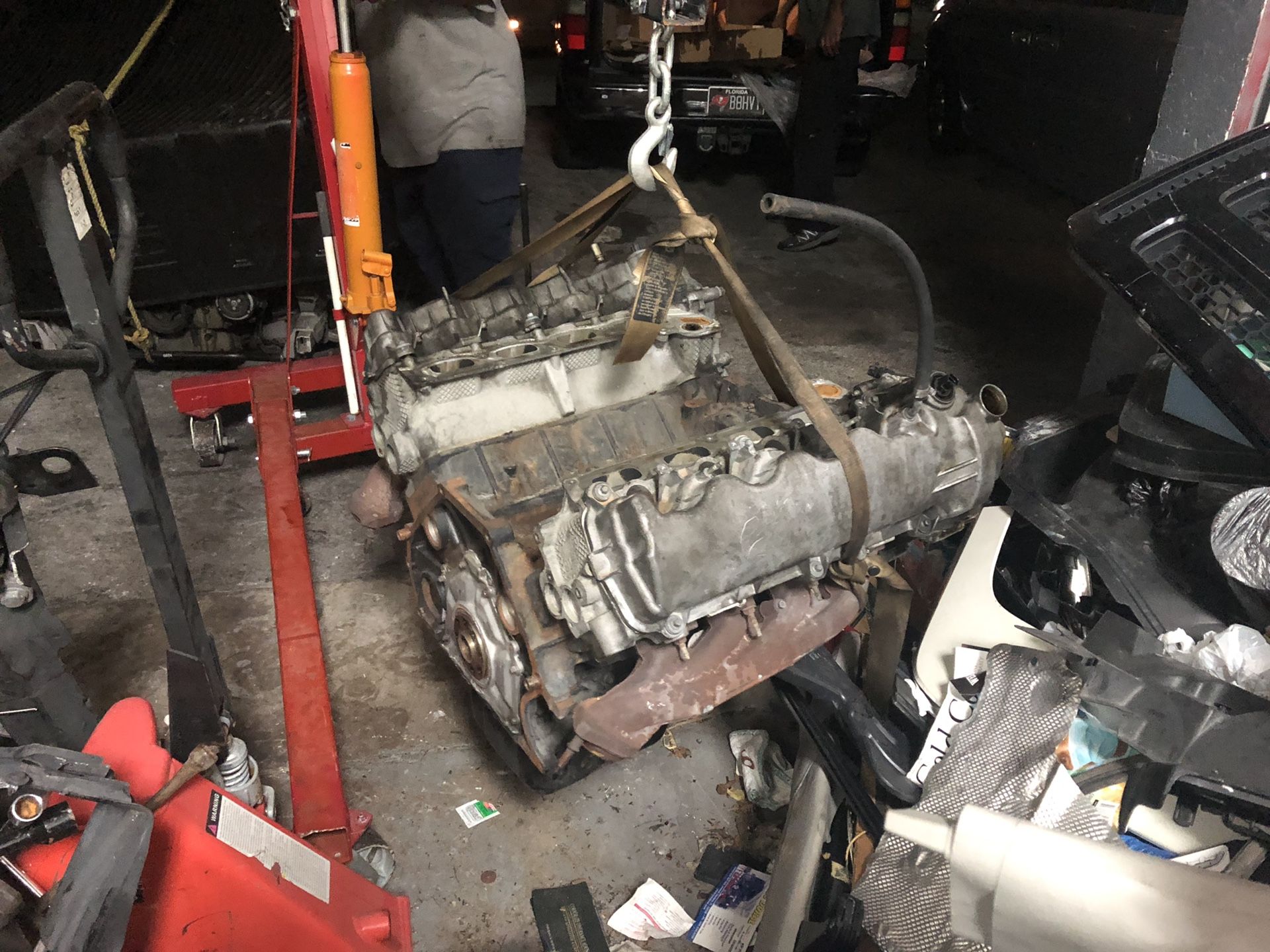 2006 Ford Expedition 5.4 3 v engine for parts
