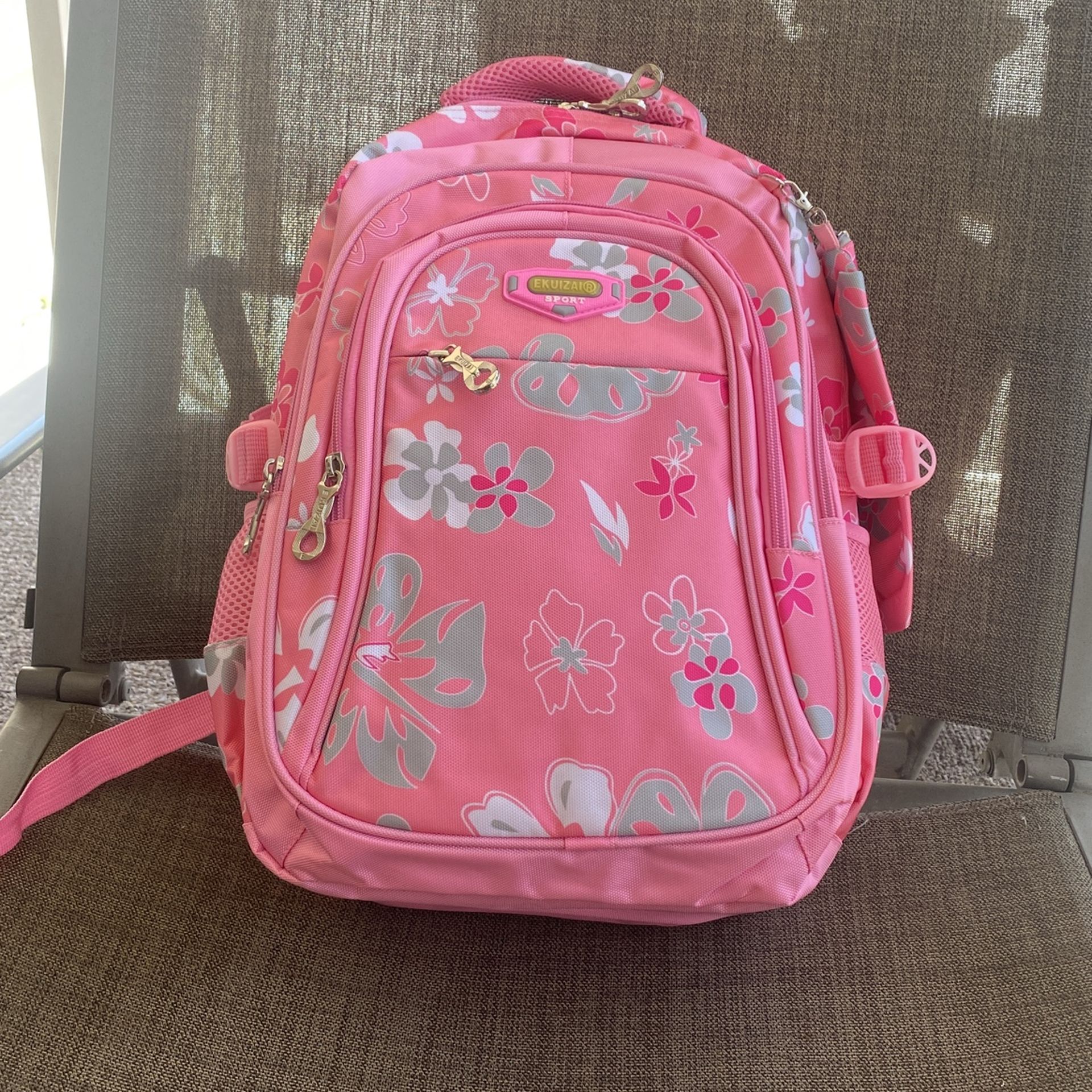 Backpack Ekuizai $8 ,New In Box , pick up in Modesto