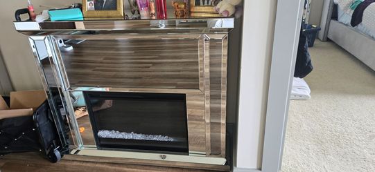 Glass fireplace fixture