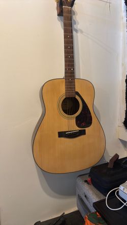 Yamaha F335 acoustic guitar