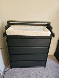 Kidskraft solid wood Dresser Reversible Baby Changing Table