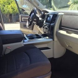 2013 RAM TRUCK 