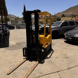 2004 Forklift 