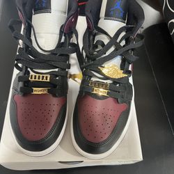 Jordan 1 Mid Women’s Black Dark Beetroot Size 8.5 Women’s 