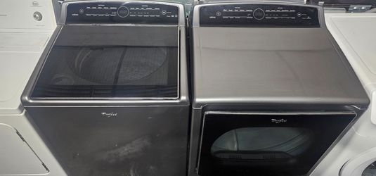 Whirlpool Stainless Cabrio Agitatorless Washer And Electric Steam Dryer Set