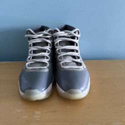 Air Jordan 11 cool greys   Size 8