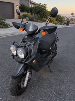 Yamaha Zuma Scooter 125c *Only 1,400 miles