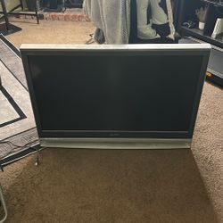 Sony Flat Screen 30 Dollar Tv Pick Up ASAP 