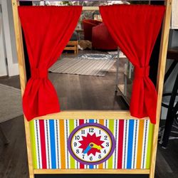 Melissa And Doug Puppet Theatre With 2 Puppets!