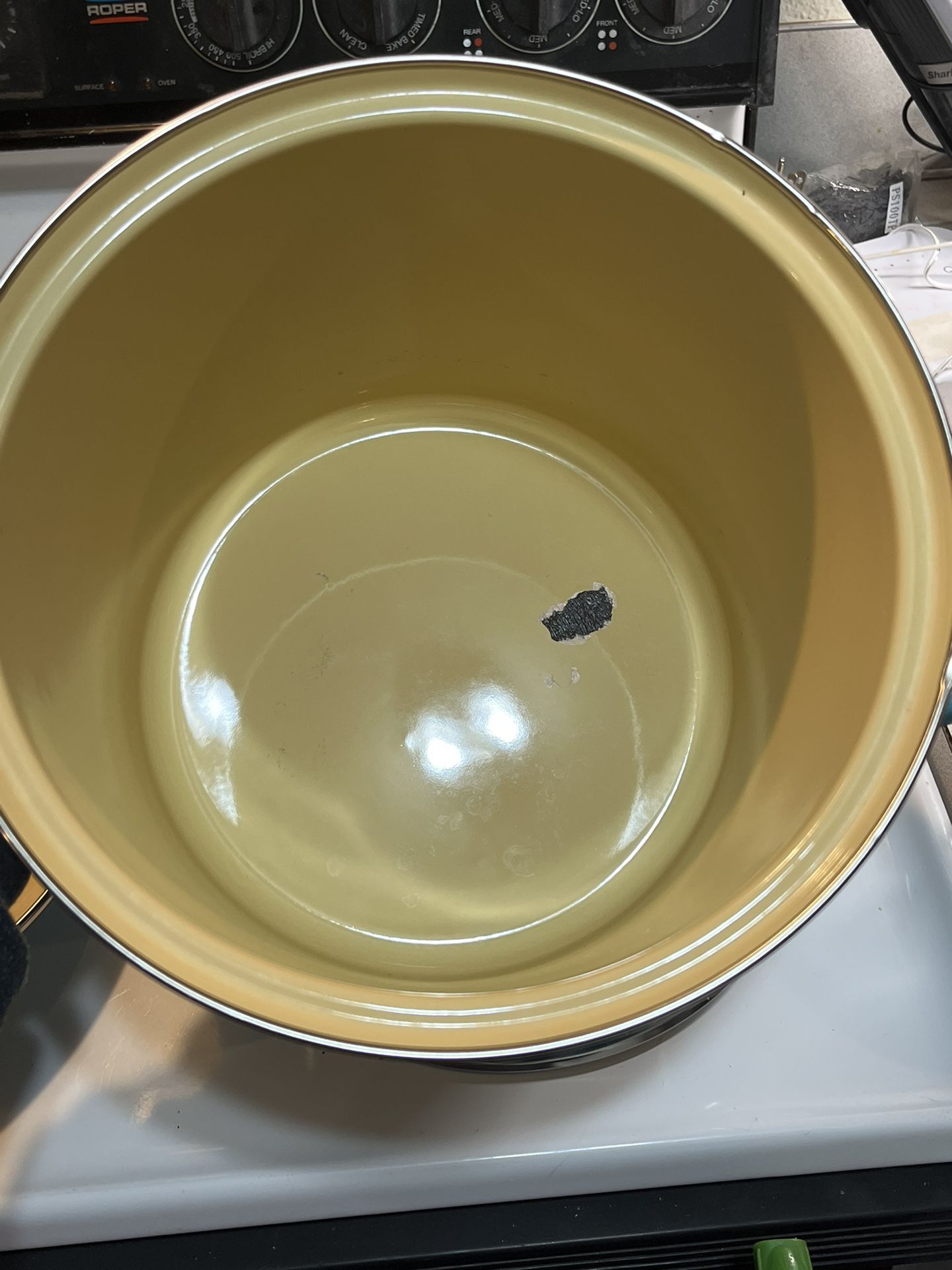 Le Creuset 8 Quart Stock Pot for Sale in Federal Way, WA - OfferUp